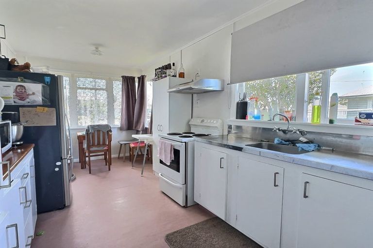 Photo of property in 11 Lister Crescent, Maraenui, Napier, 4110