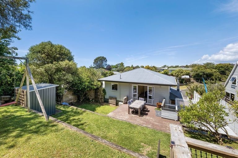 Photo of property in 74 Awanui Street, Merrilands, New Plymouth, 4312