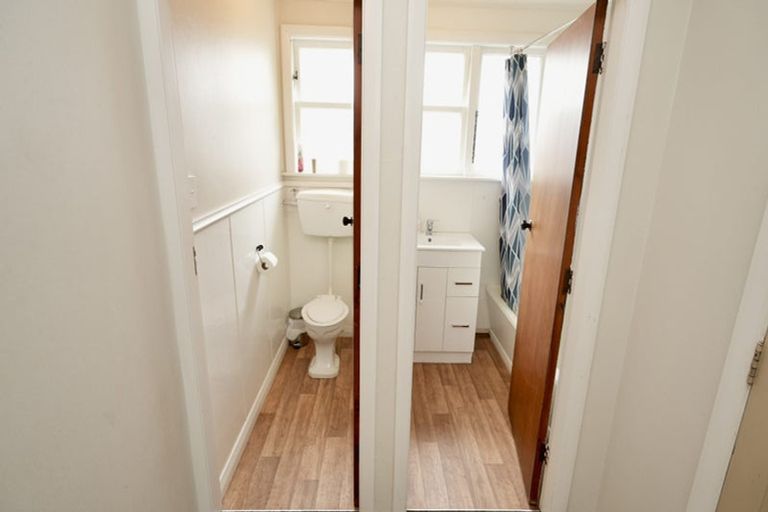 Photo of property in 9 Manawatu Street, Hokowhitu, Palmerston North, 4410