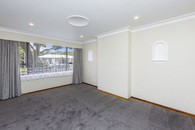 Photo of property in 379 Cambridge Terrace, Naenae, Lower Hutt, 5011