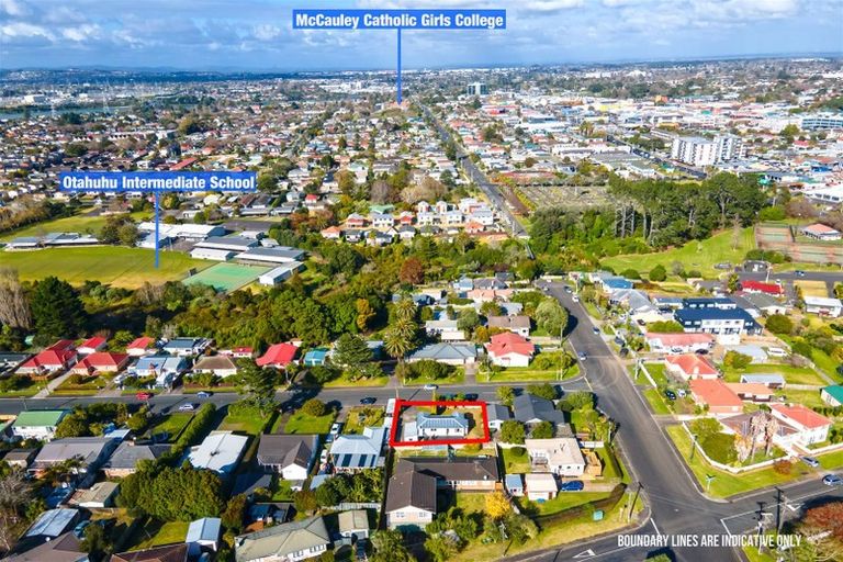 Photo of property in 2 Walters Road, Mount Wellington, Auckland, 1062