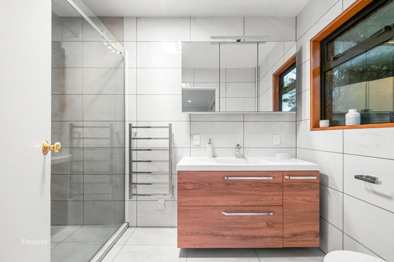 Photo of property in 3 Roseveare Grove, Te Marua, Upper Hutt, 5018