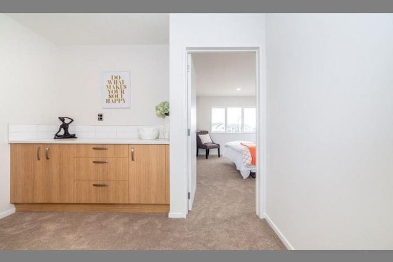 Photo of property in 30 Pikao Place, East Tamaki, Auckland, 2016