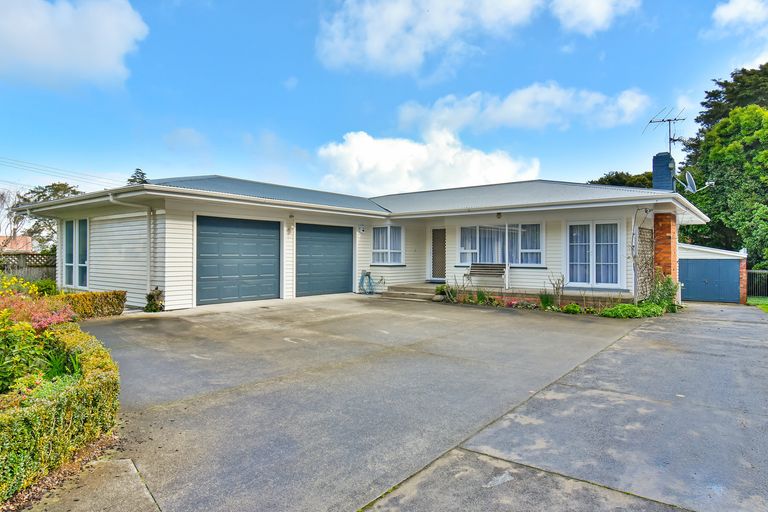 Photo of property in 22 Scenic Drive, Hillpark, Auckland, 2102