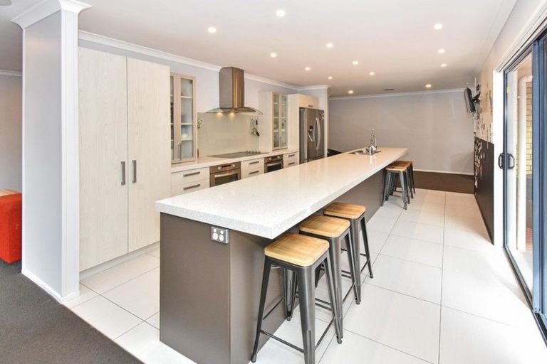 Photo of property in 56 Lothian Brae, Wattle Downs, Auckland, 2103