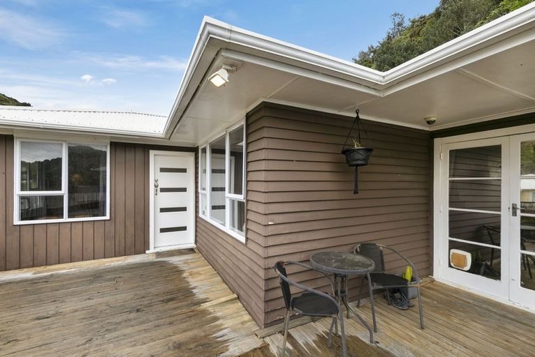 Photo of property in 20 Sunny Grove, Wainuiomata, Lower Hutt, 5014