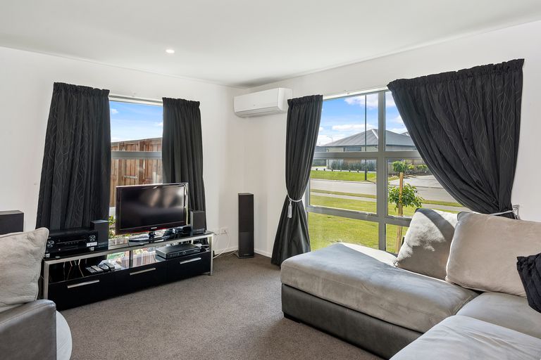 Photo of property in 4 Haymakers Crescent, Rolleston, 7614