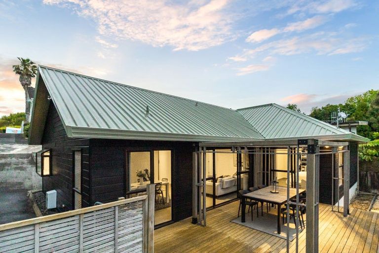 Photo of property in 2/13 Hororata Road, Hauraki, Auckland, 0622