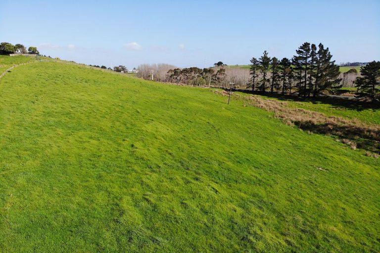 Photo of property in 3060 Kaipara Coast Highway, Glorit, 0984
