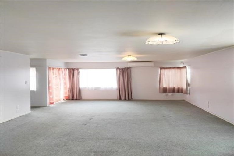 Photo of property in 4 Blueridge Close, Sunnyvale, Auckland, 0612