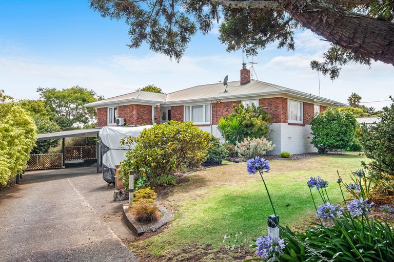 Photo of property in 15 Pacific Street, Waiuku, 2123
