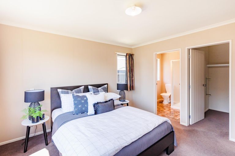 Photo of property in 4 Nevada Way, Kelvin Grove, Palmerston North, 4414