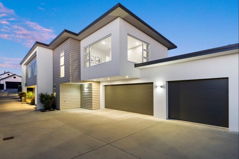 Photo of property in 60 Karewa Parade, Papamoa Beach, Papamoa, 3118