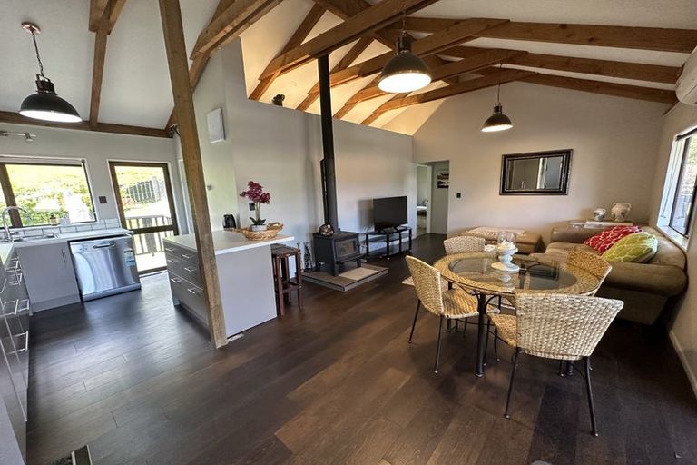 Photo of property in 11a Poneke Drive, Waikanae, 5036