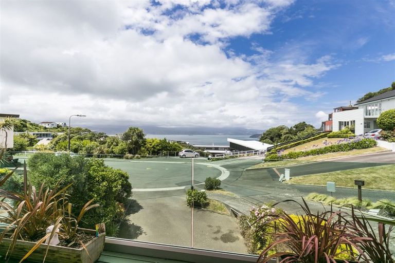 Photo of property in 2/76 Lohia Street, Khandallah, Wellington, 6035