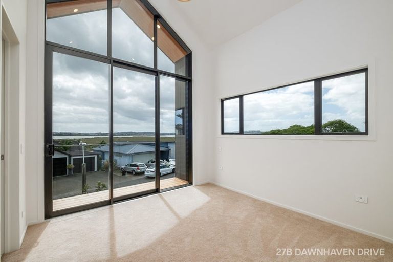Photo of property in 27a Dawnhaven Drive, Te Atatu Peninsula, Auckland, 0610