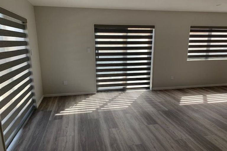 Photo of property in 9a Jillteresa Crescent, Half Moon Bay, Auckland, 2012