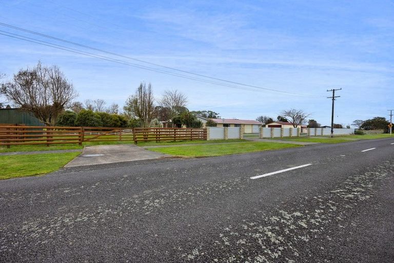 Photo of property in 38 Ketemarae Road, Normanby, Hawera, 4675