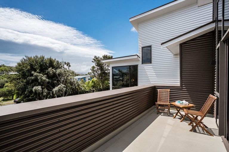 Photo of property in 37 Navigation Drive, Whitby, Porirua, 5024