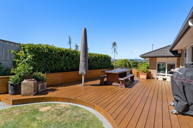 Photo of property in 20 Tongariro Drive, Aotea, Porirua, 5024