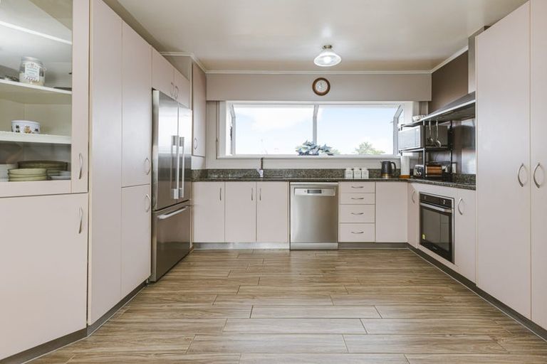 Photo of property in 2/93 Kenderdine Road, Papatoetoe, Auckland, 2025