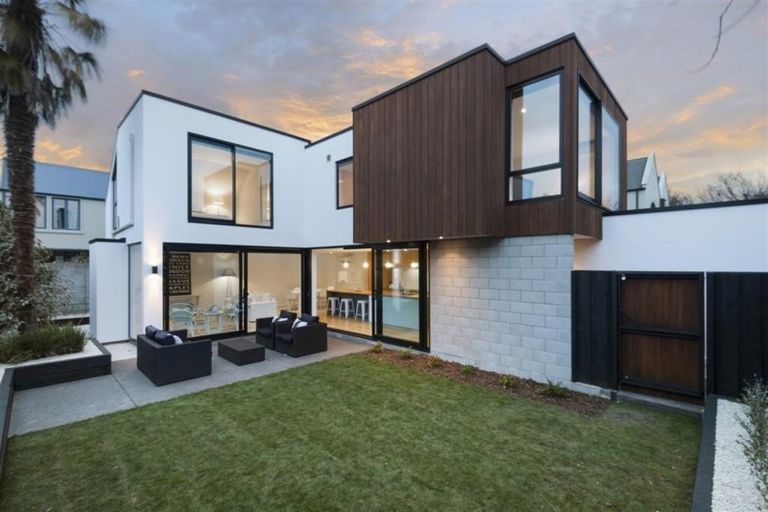 Photo of property in 22 Office Road, Merivale, Christchurch, 8014