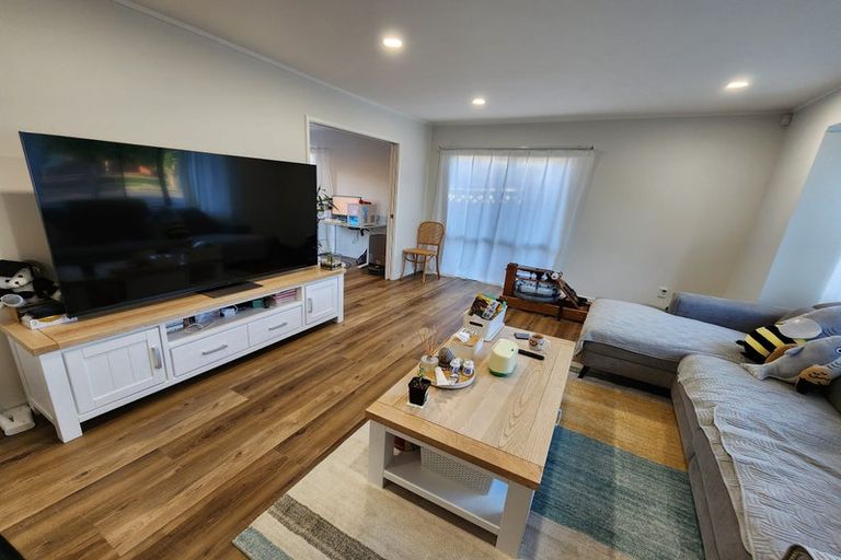 Photo of property in 49 Golfland Drive, Golflands, Auckland, 2013