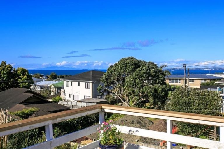 Photo of property in 421 East Coast Road, Mairangi Bay, Auckland, 0630