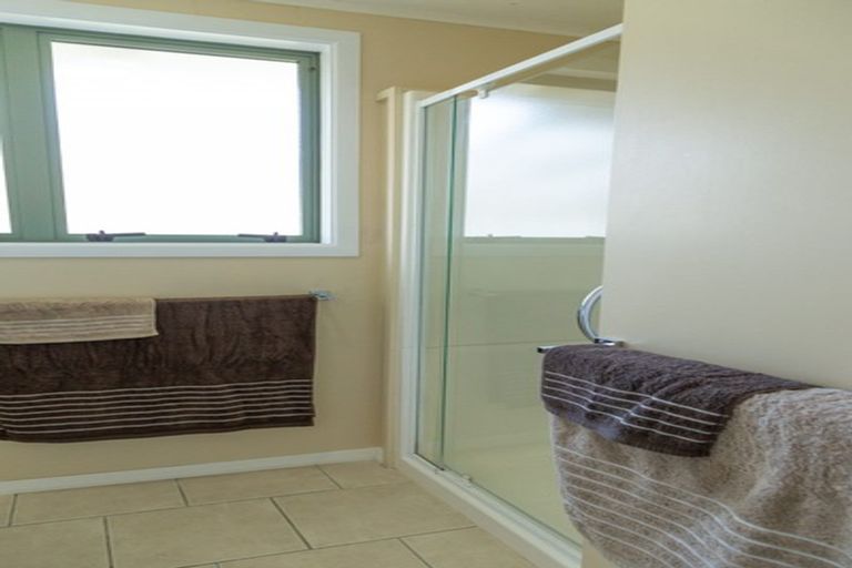 Photo of property in 17 Runuku Grove, Turangi, 3334