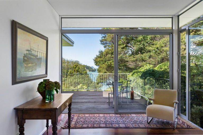 Photo of property in 730a South Titirangi Road, Titirangi, Auckland, 0604