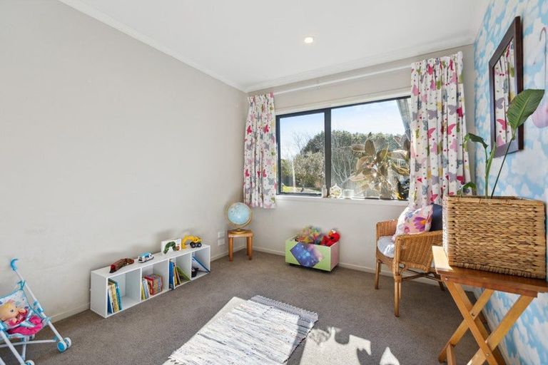 Photo of property in 21b Heta Road, Highlands Park, New Plymouth, 4312