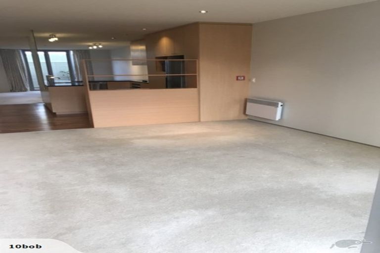 Photo of property in Sanctum Apartment, 10 Ebor Street, Te Aro, Wellington, 6011