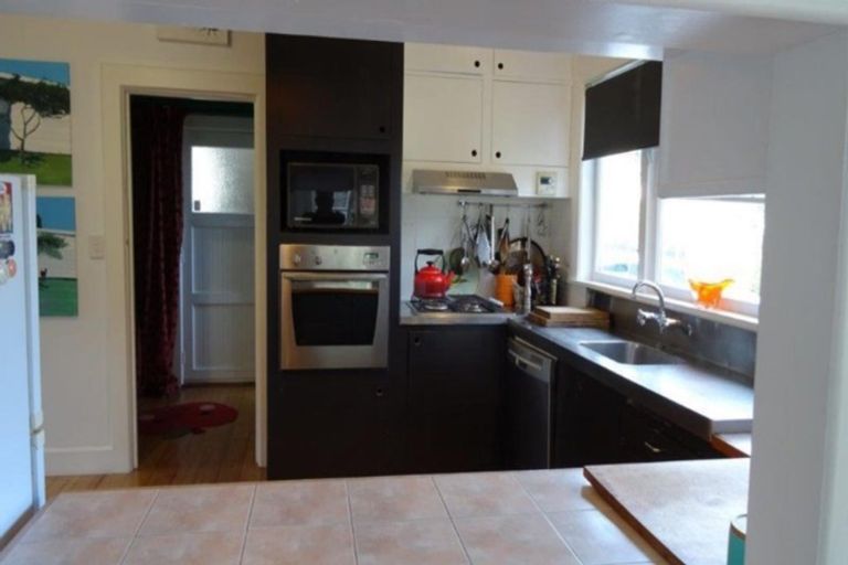 Photo of property in 2 Leicester Street, Picton, 7220