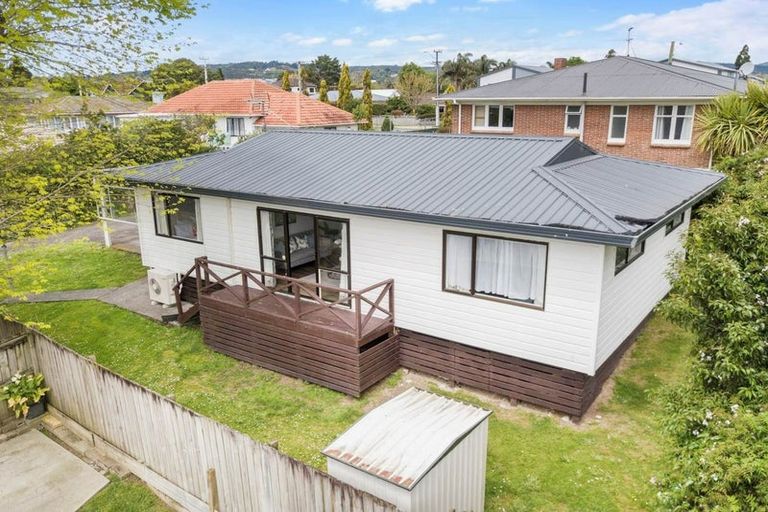 Photo of property in 2/58 Clevedon Road, Papakura, 2110