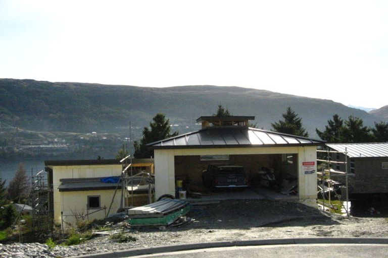 Photo of property in 9 Elizabeth Place, Kelvin Heights, Queenstown, 9300