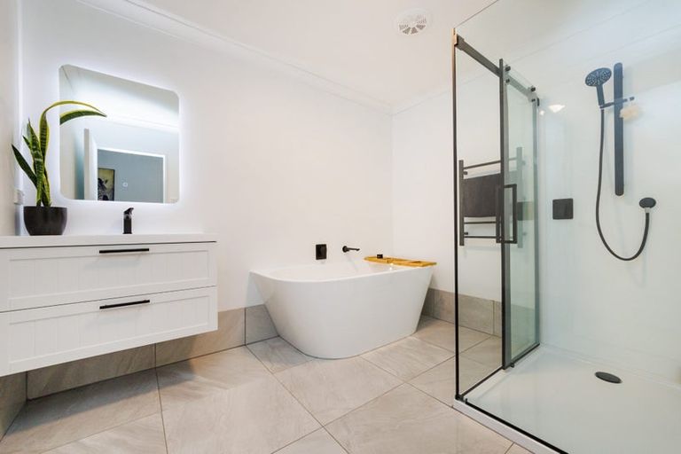 Photo of property in 9 Truscott Grove, Awapuni, Palmerston North, 4412