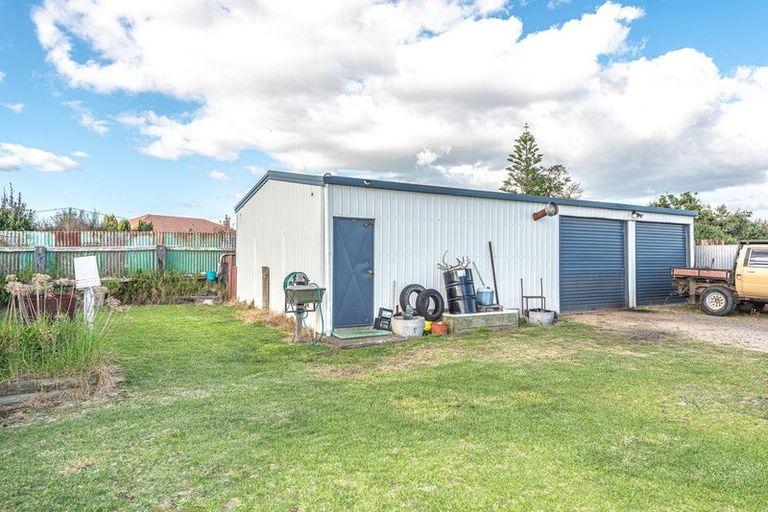 Photo of property in 32 Hood Street, Castlecliff, Whanganui, 4501