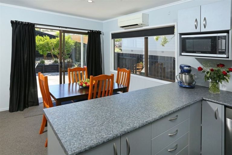 Photo of property in 5 Coey Place, Glen Eden, Auckland, 0602