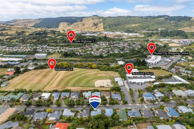 Photo of property in 76 Redwood Avenue, Tawa, Wellington, 5028