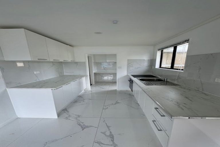 Photo of property in 1/83 Luanda Drive, Ranui, Auckland, 0612