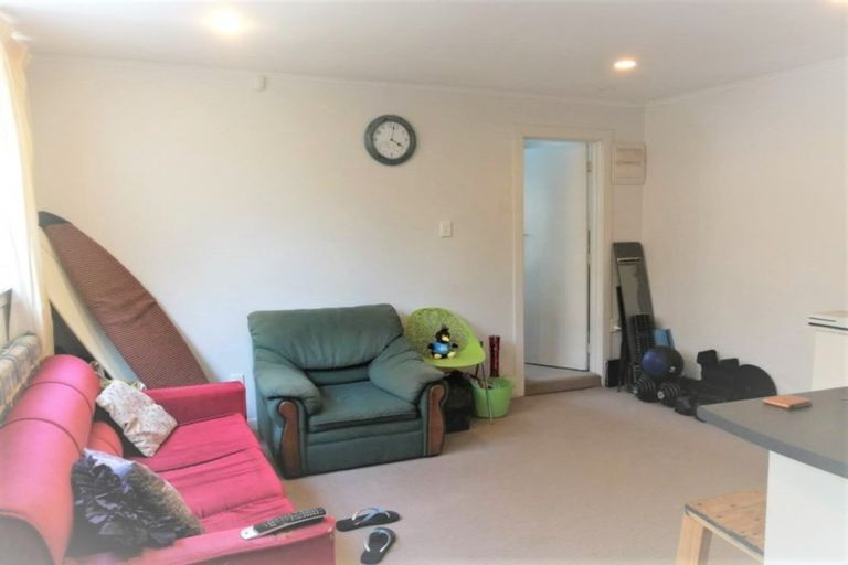 Photo of property in 16 Trinidad Road, Sunnynook, Auckland, 0620