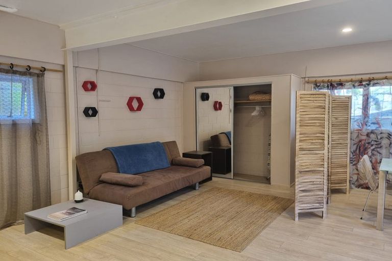 Photo of property in 1/17 Beulah Avenue, Rothesay Bay, Auckland, 0630
