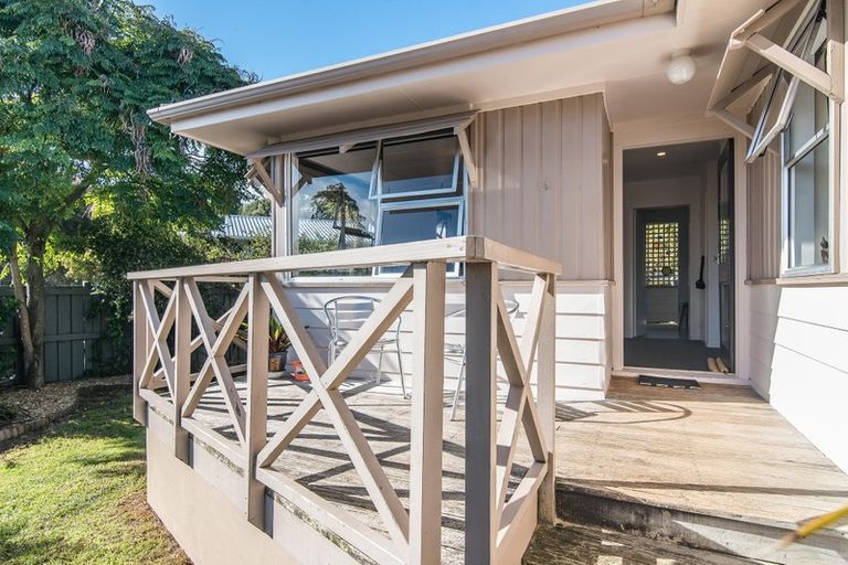 Photo of property in 84 Aorangi Road, Paraparaumu, 5032