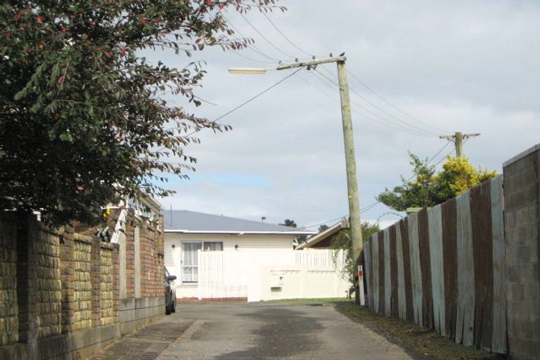 Photo of property in 145 Broadway, Waitara, 4320