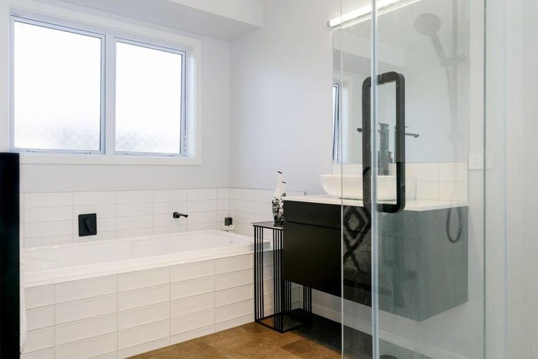 Photo of property in 27 Noumea Drive, Rangatira Park, Taupo, 3330