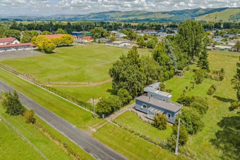 Photo of property in 11 Bevan Street, Woodville, 4920