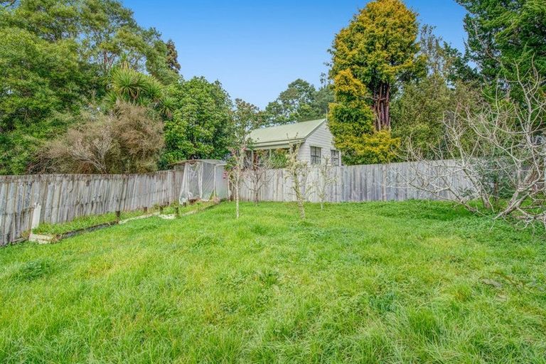 Photo of property in 19 Benita Place, Sunnyvale, Auckland, 0612