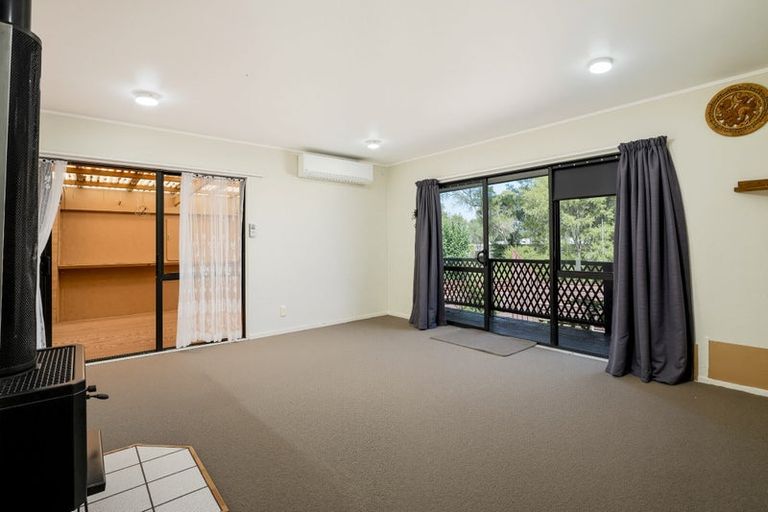 Photo of property in 1/76 Chilcott Road, Henderson, Auckland, 0612