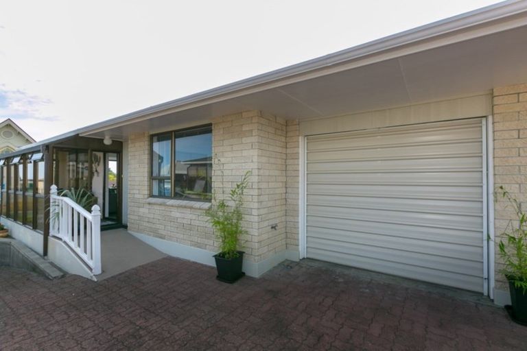 Photo of property in 506 Devon Street East, Strandon, New Plymouth, 4312