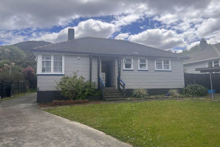 Photo of property in 1 Prebble Grove, Naenae, Lower Hutt, 5011
